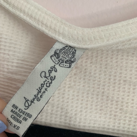 NEW American Rag White Ruffle Top - Picture 3 of 4